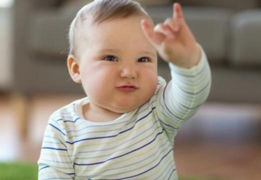 A Babajelnyelés kognitív előnyei a baba agyi fejlődése szempontjából