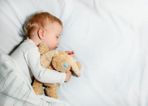 A kód feltörése: Ismerd meg a babád alvási mintázatait