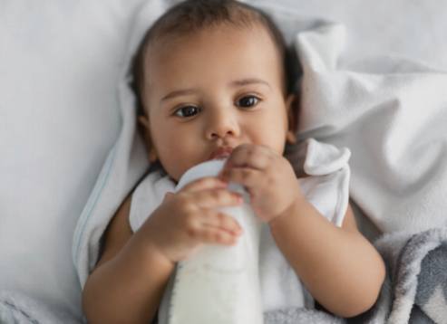 Az alvás tudománya: Az újszülött alvási ciklusok megfejtése a jobb esti altatás érdekében