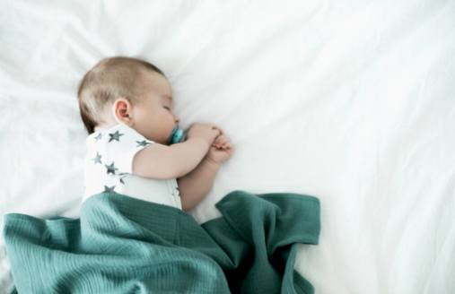 Az alvásoktatás művészetének elsajátítása egy tapintattal teli szülői megközelítéssel