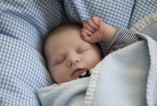 Kötődést támogató alvástréning technikák a kisgyermekek és csecsemők számára