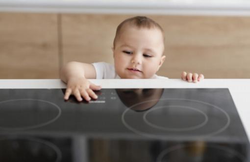 Hogyan védelmezhetik a szén-monoxid érzékelők a kisgyermekét