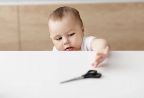 Hogyan védhetik meg az ablakrácsok a kisgyermekedet otthon